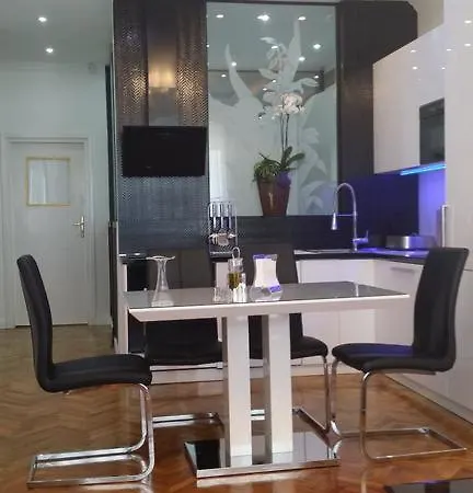 Апартаменты B&p Center *